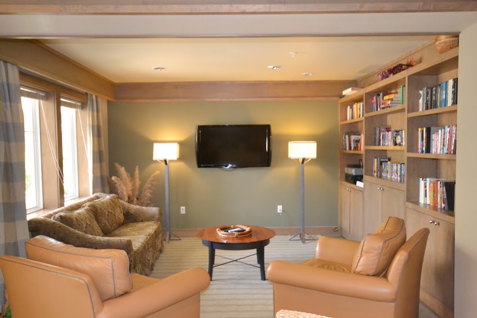 Property Photo: Lounge Entertainment Seating Area&conn=none
